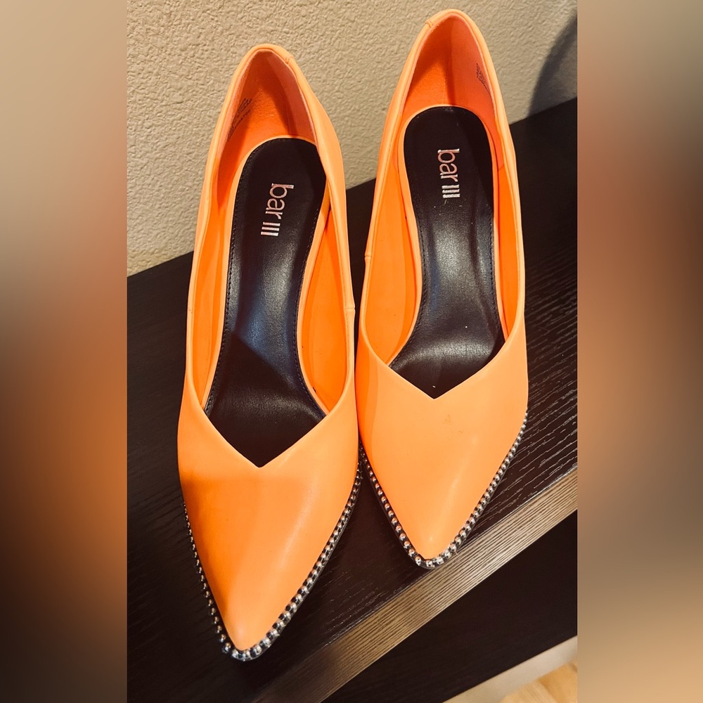 Binsa ball-chain pumps